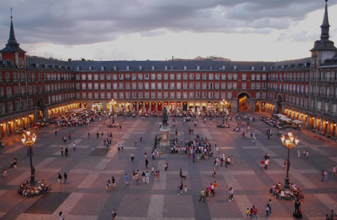 マドリードPuerta Del Sol Houseアパートメント エクステリア 写真